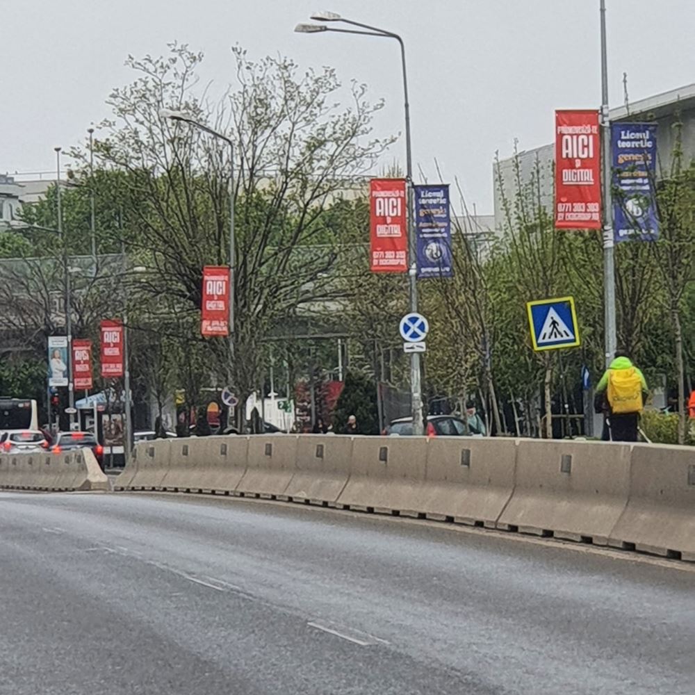 Închiriere Steaguri Direcționale